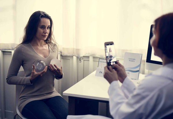 Quelle est la méthode la plus douce pour se débarrasser d'une coloration capillaire ratée?